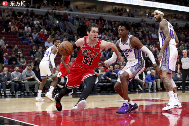 在许多豪门 在许多豪门