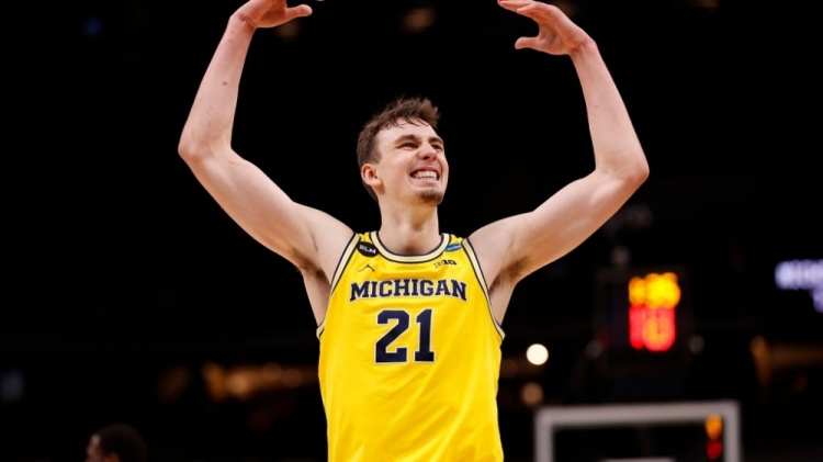 挑战更为艰 挑战更为艰