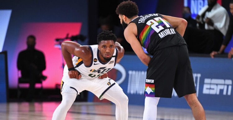 他在场上不 他在场上不